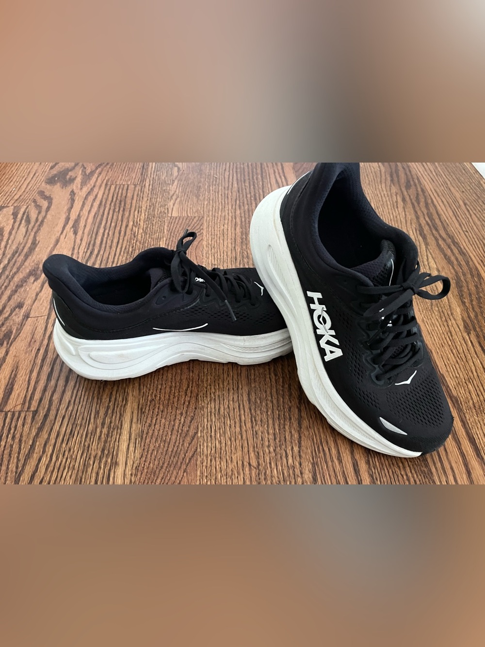 Hoka Women's Bondi 9 Black and White Running Shoe size 10.5 B - Picture 6 of 9